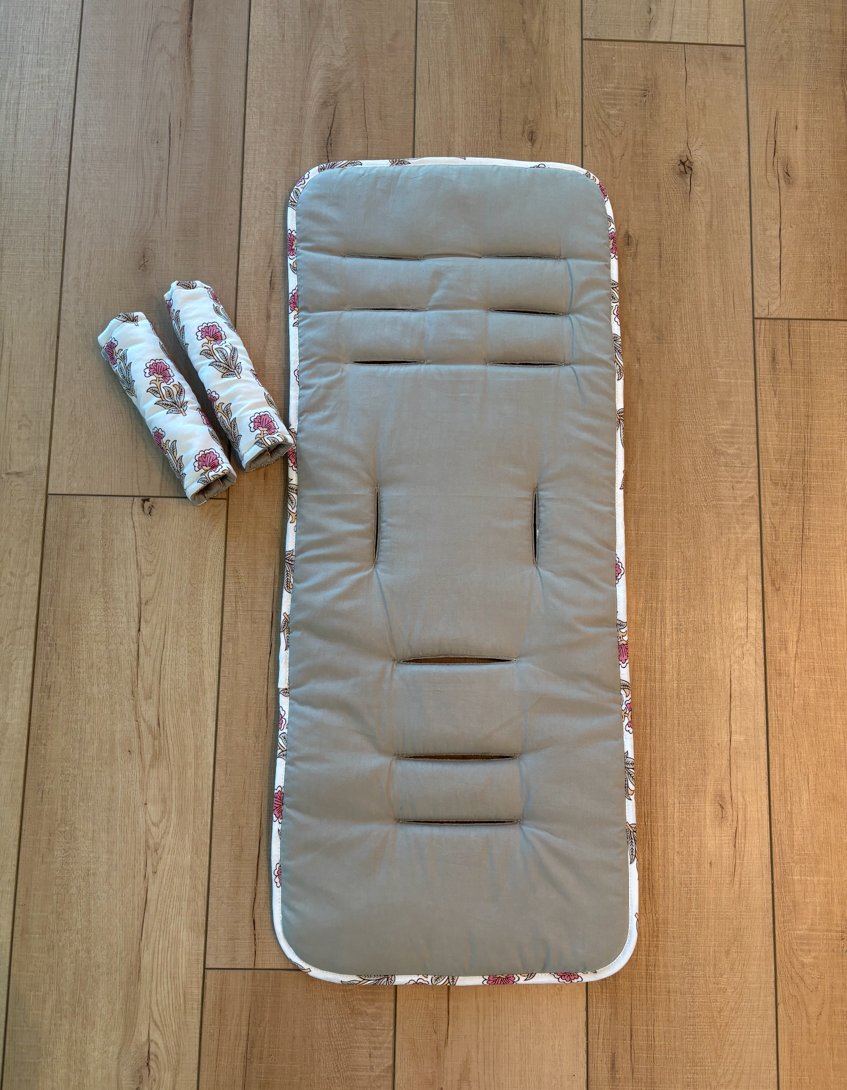 Reversible Pram / Stroller Cover – Stylish & Easy-to-Clean