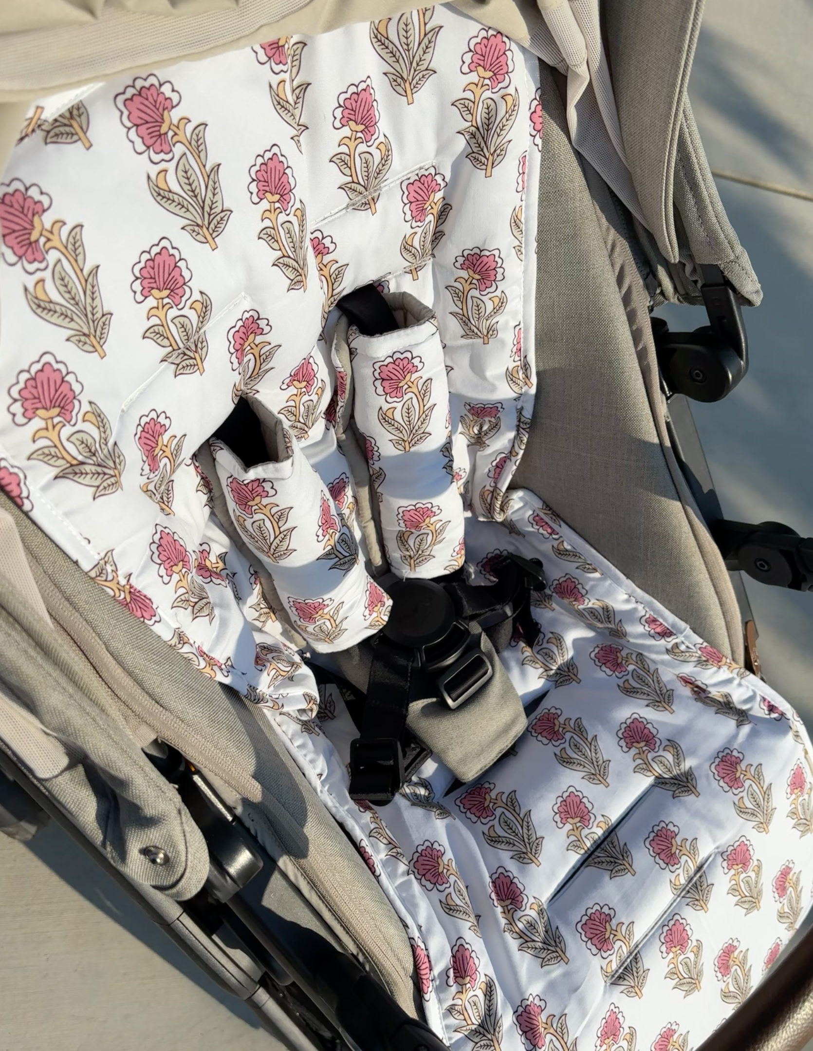 Reversible Pram / Stroller Cover – Stylish & Easy-to-Clean