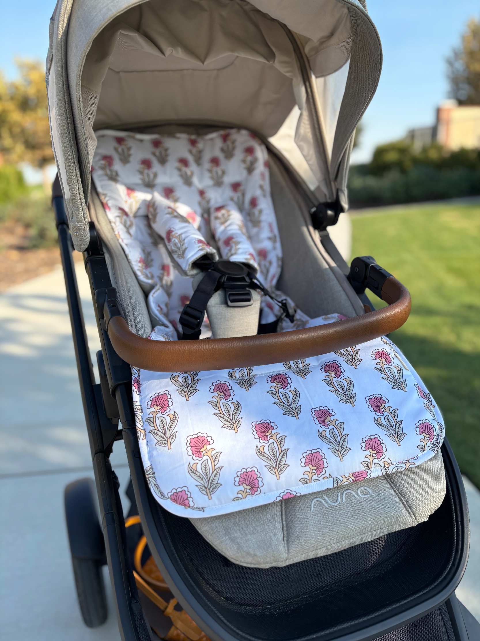 Reversible Pram / Stroller Cover – Stylish & Easy-to-Clean