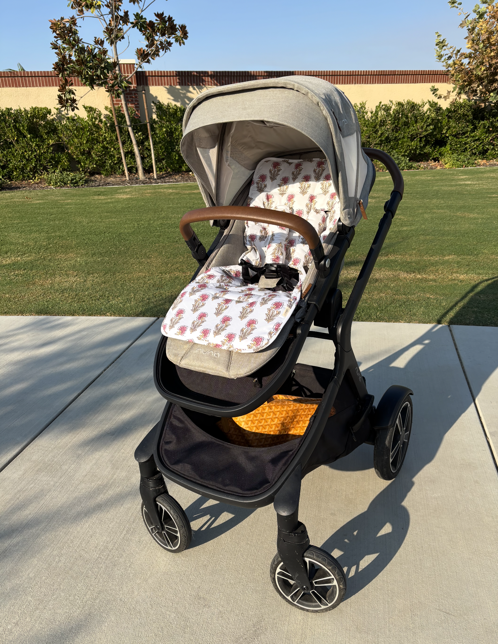 Reversible Pram / Stroller Cover – Stylish & Easy-to-Clean